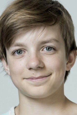 Nick Julius Schuck as Paul in Sturmfrei