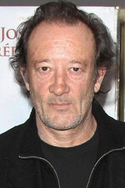 Carlo Brandt as Jorge in Sirius