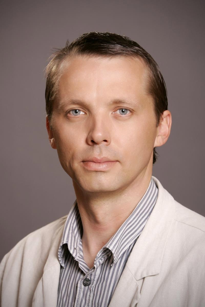 Argo Aadli as (voice) in The Wings