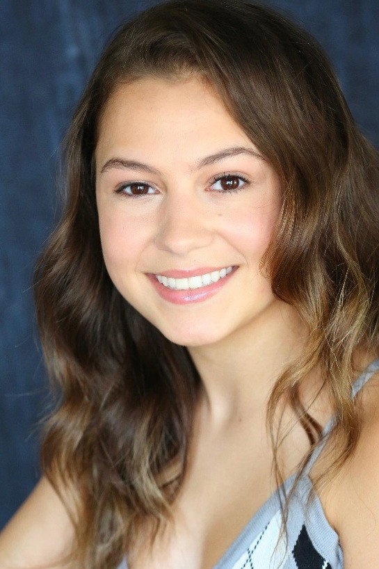Nicolette Pierini as Julia in Like Me