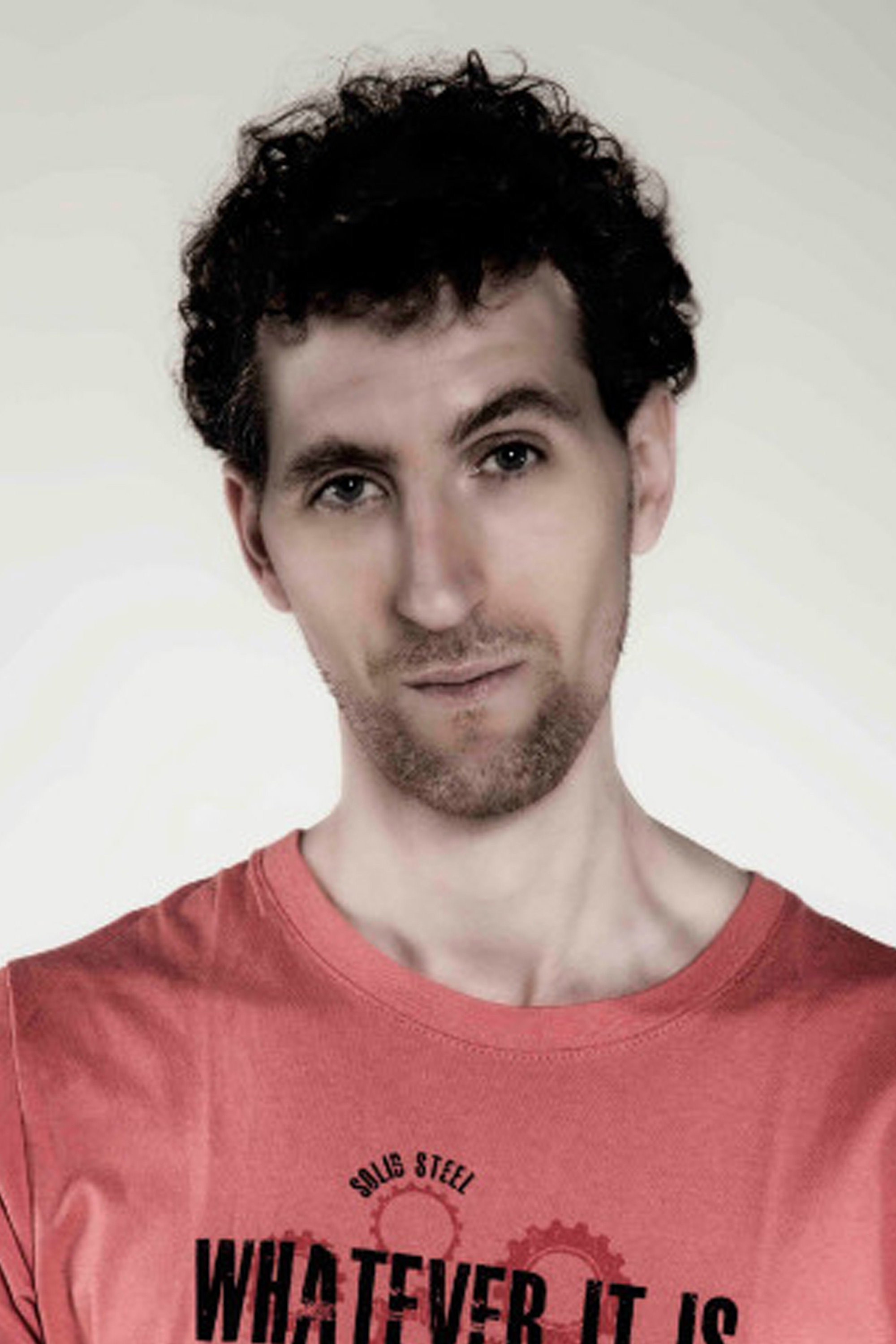 Bruno Giacobbe as Alejo in Marisa y Gomoso