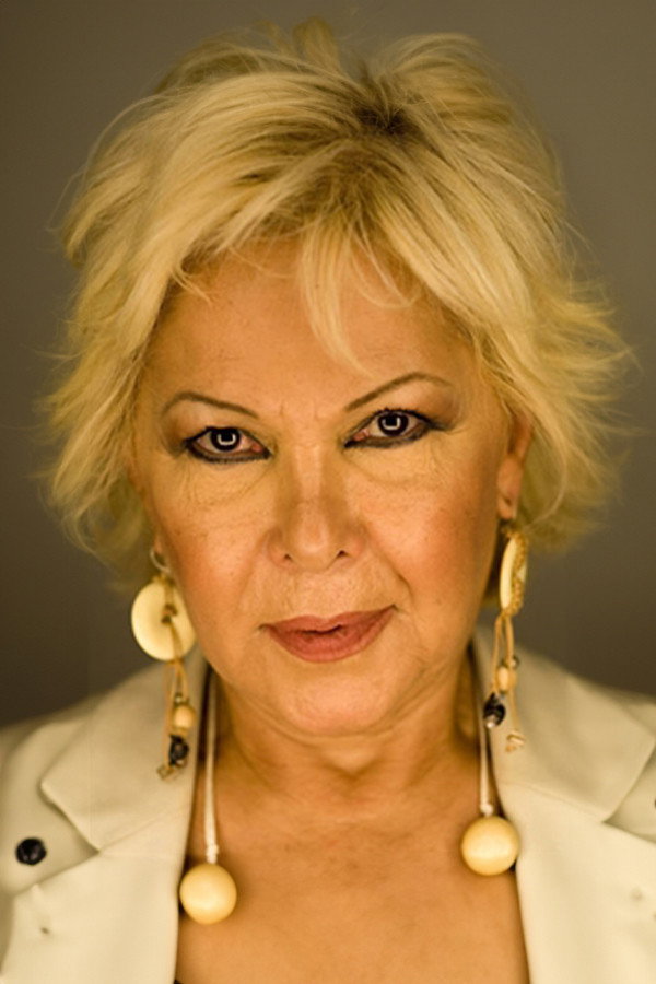 Suzan Avcı as Meçhure in The Top Scorer