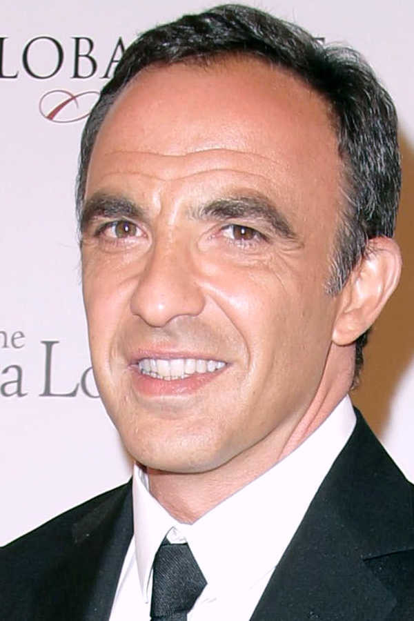Nikos Aliagas as Self - Host in The Secret Song
