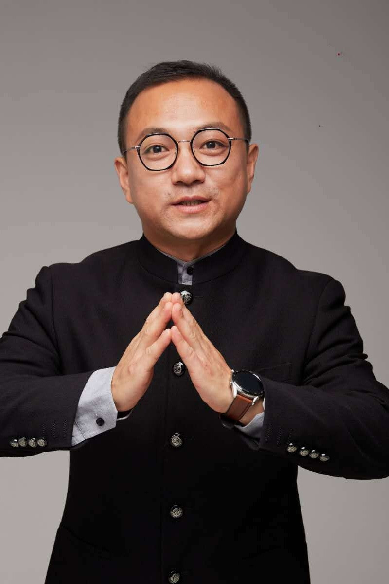 Hai Tong as Manager You in Make My Heart Smile