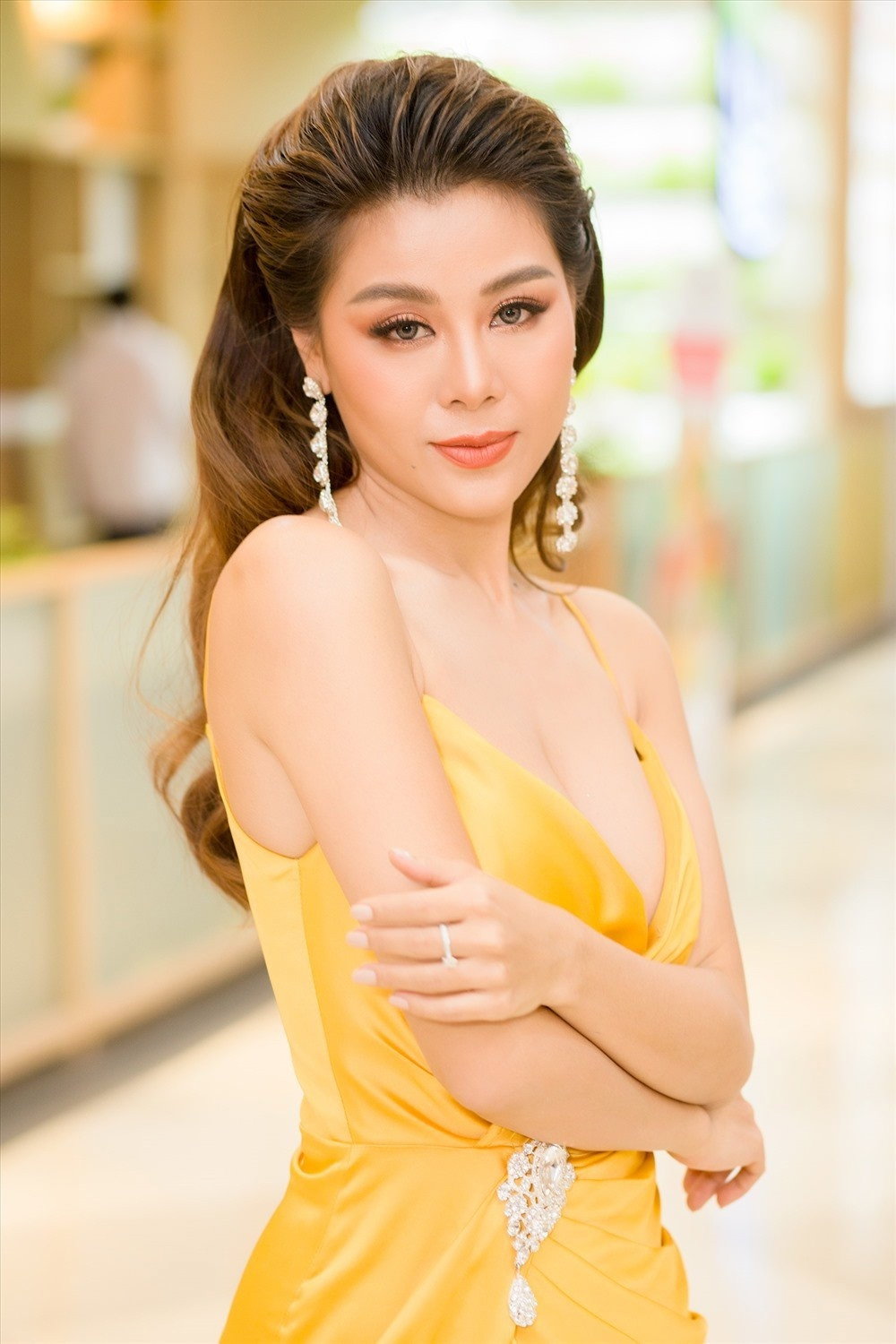 Nam Thư as Chị 14 in Vi Cá Tiền Truyện