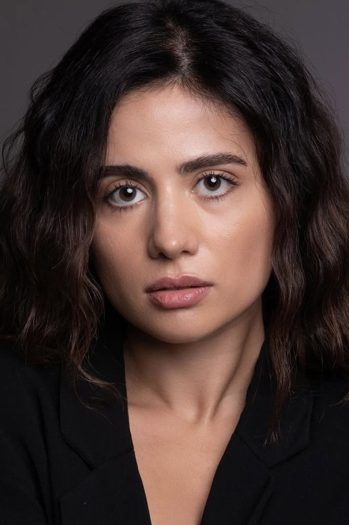 Zarina Qurbanova as Aysel in S.Ə.S