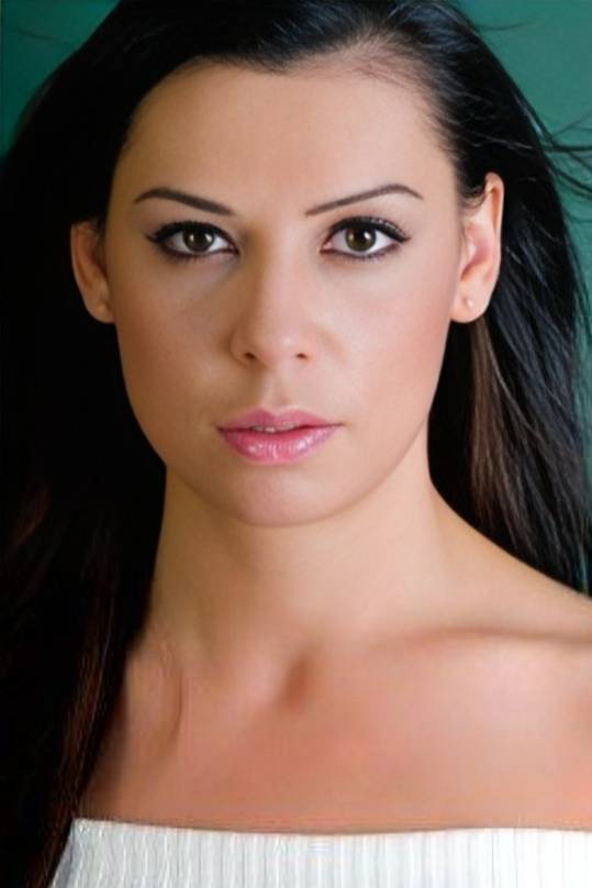 Candice Lewald as Lisa in Gutterballs