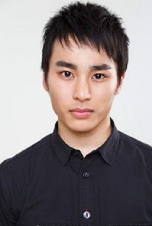Yuma Oishi as Kenta Shimazu (young) in The Place Where the Sun Sits