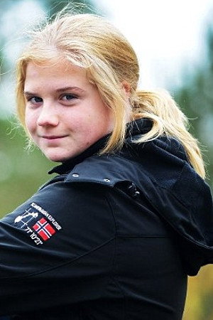 Ida Husøy as Nina in Asphalt Burning
