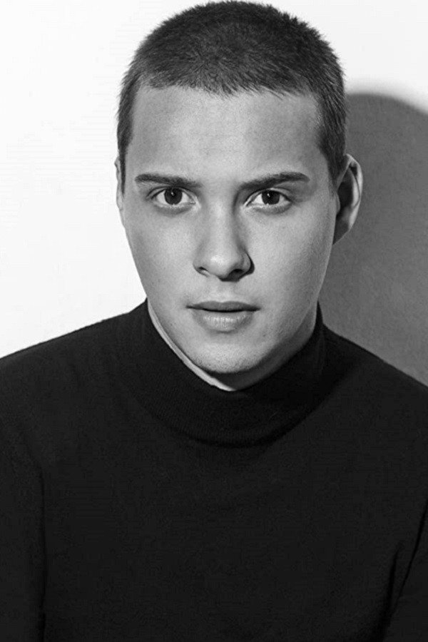 Julius Fleischanderl as Elias in Bear