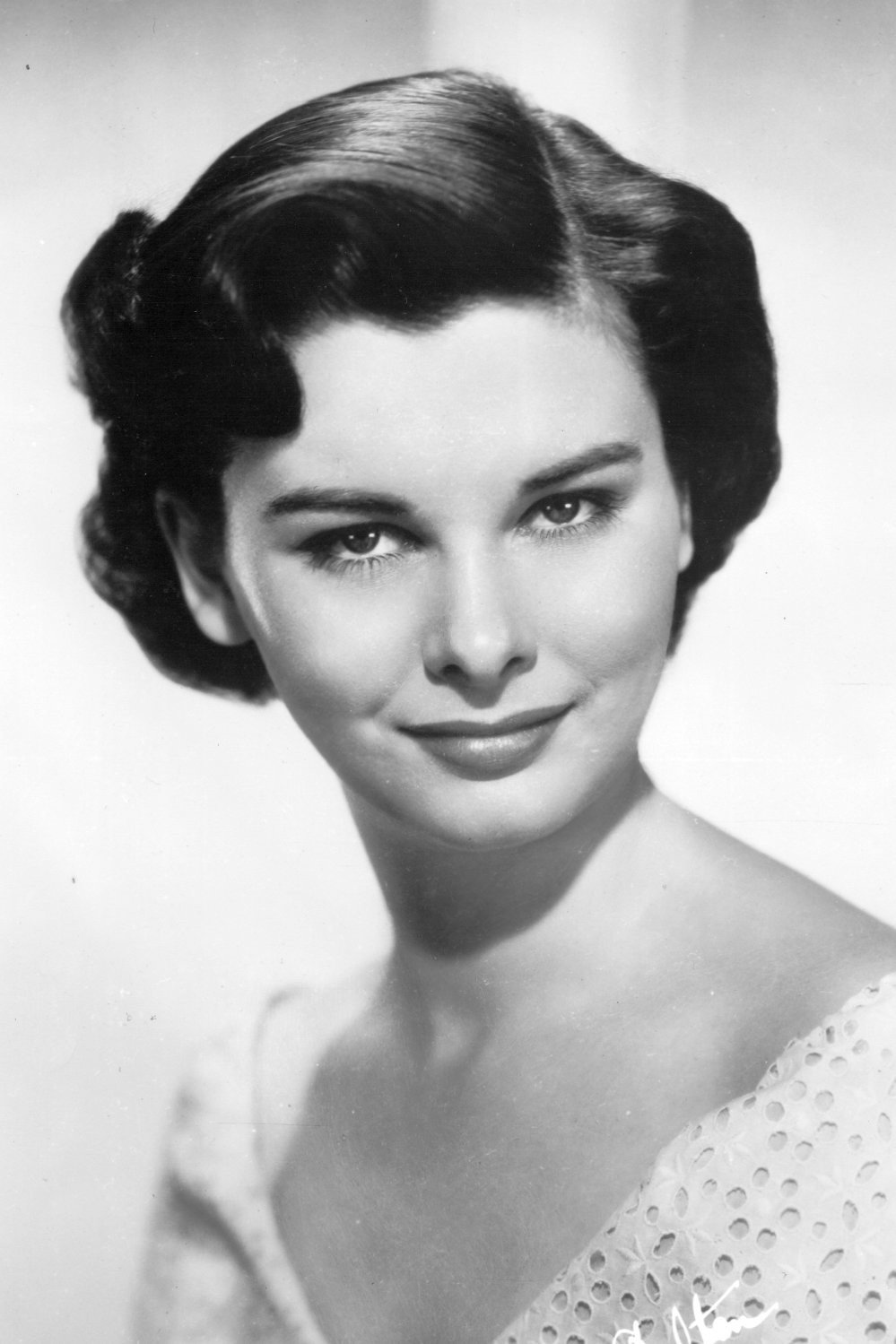 Audrey Dalton as Gail MacKenzie in The Monster That Challenged the World