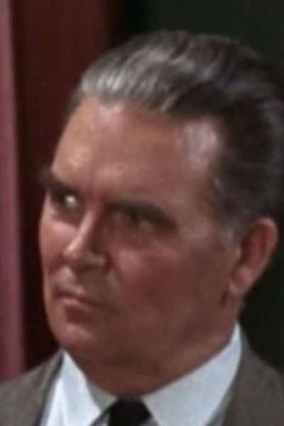 Vernon Rich as Ralph Heffner in The War of the Worlds