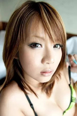 今野梨乃 as Momoka in Dekotora 2: Smokey and the Bushido
