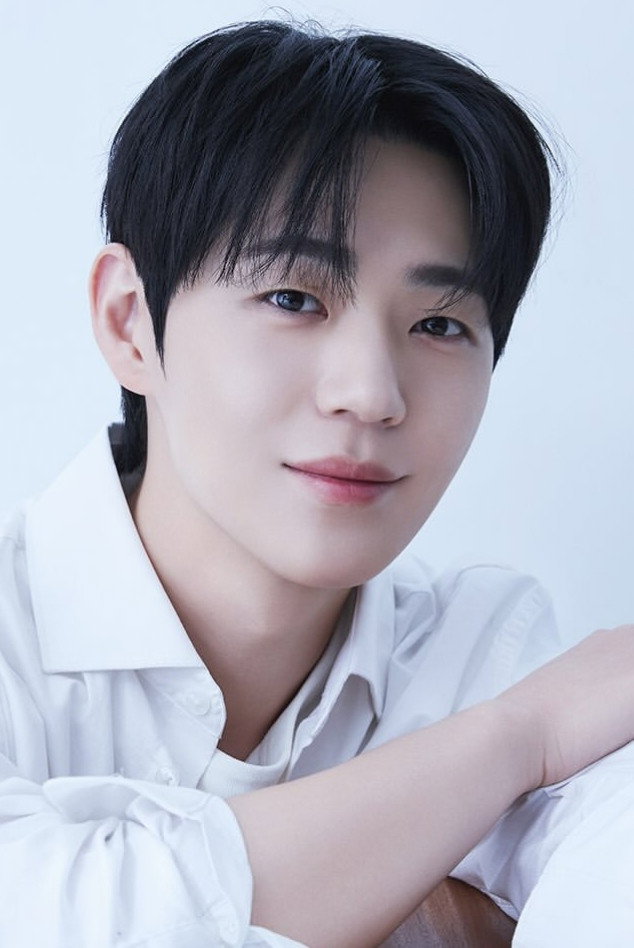 신재하 as Han Beom-jae in Evilive