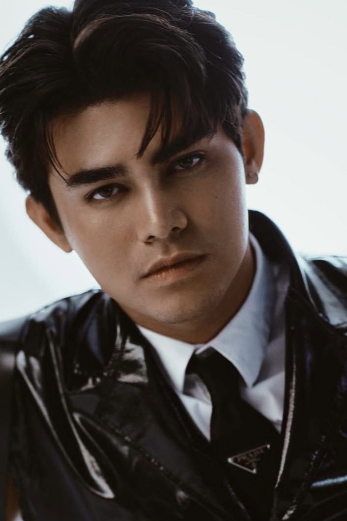 Iñigo Pascual as Troye in Drags to Riches