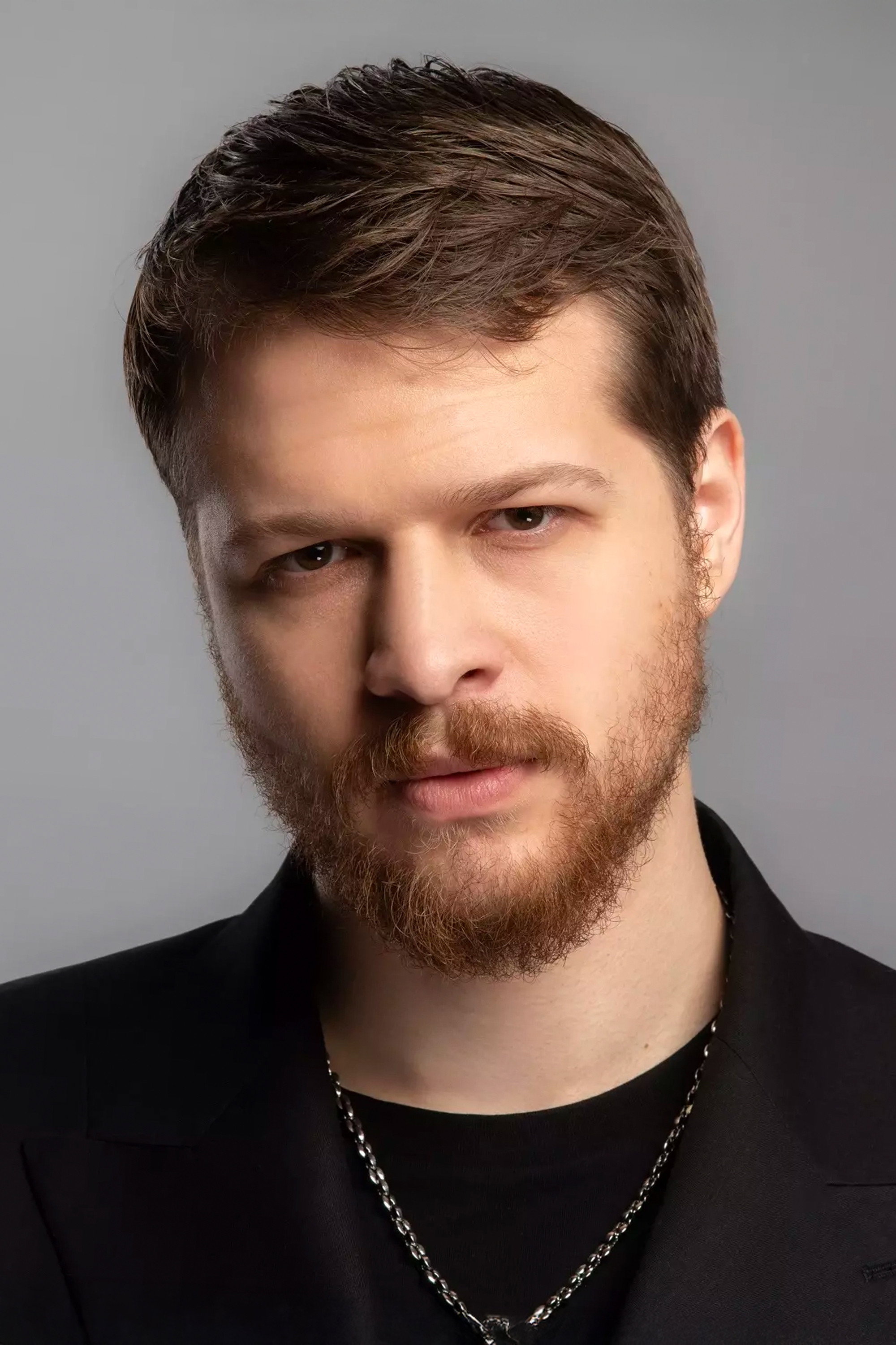 Burak Yörük as Kadir in Baraj