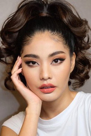 Nathanan Akkharakitwattanakul as Tiffy in Lovely Writer
