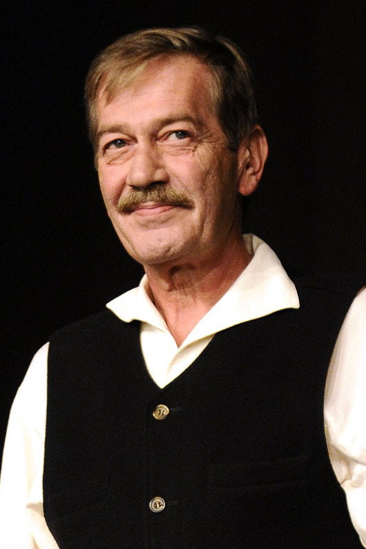 Ferhan Şensoy as Hakan Aymaz / Saffet Ercan in Son Ders: Aşk ve Üniversite