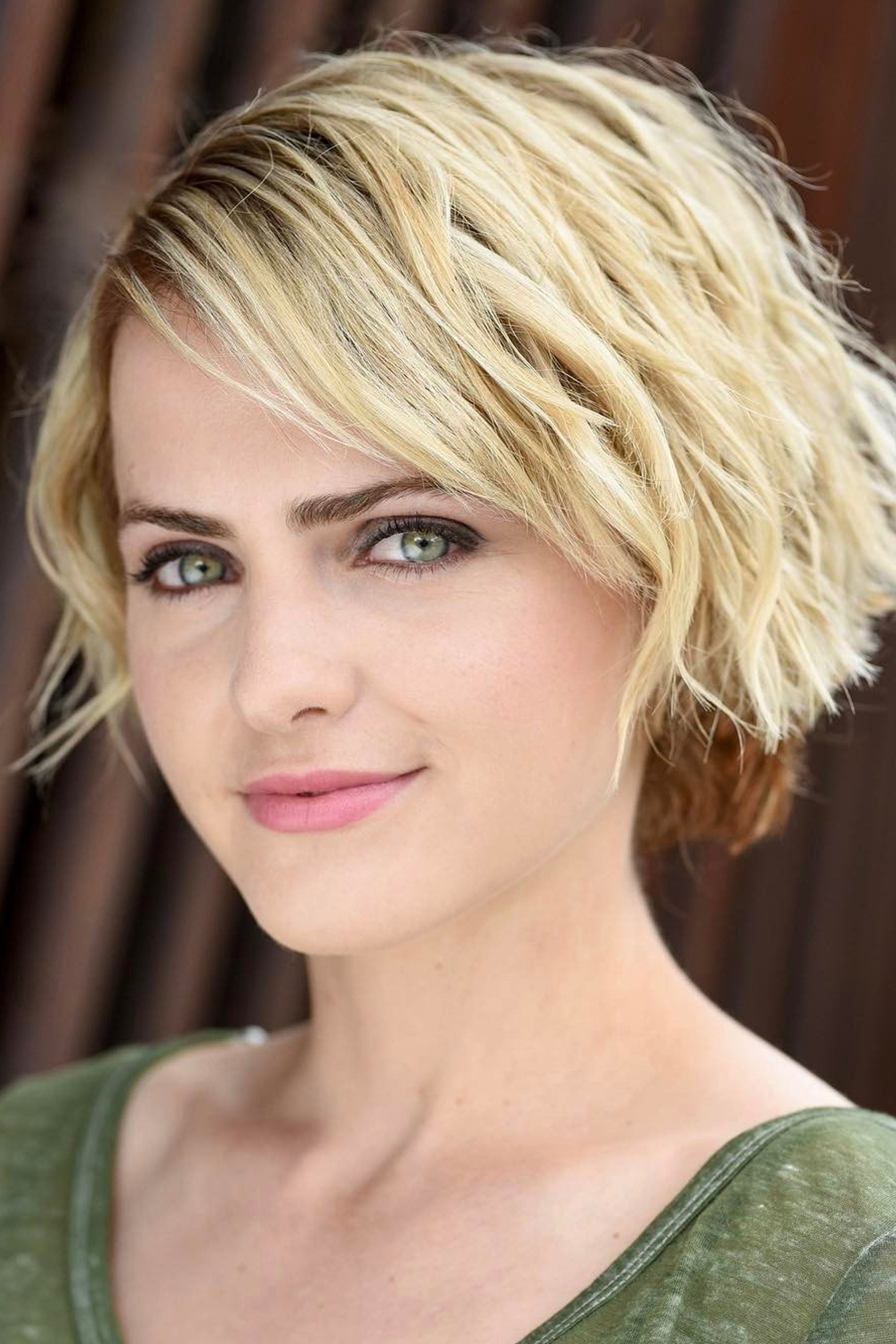 Reine Swart as Yvette Lawrence in The Pro