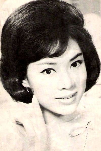 Lee Ting as Lady Rose in Rose, Be My Love