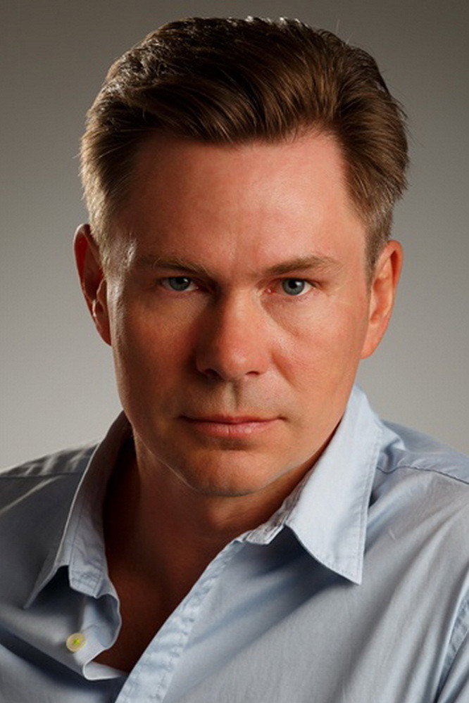 Дмитрий Муляр as Саша Демин in Ласточкино гнездо