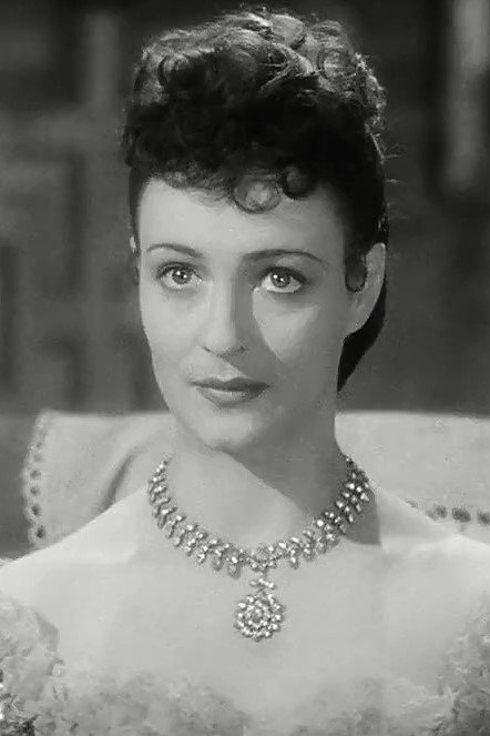 Audrey Fildes as Olwen Trevelyan in While I Live
