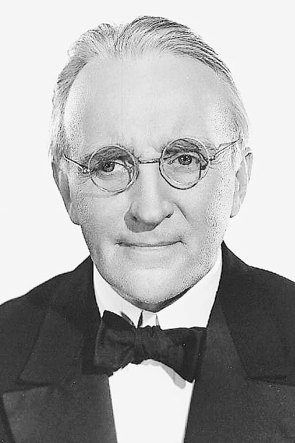 Wyndham Standing as Max's Butler in Design for Living