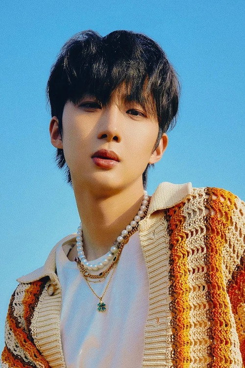 후이 as Guider in Starlight Boys