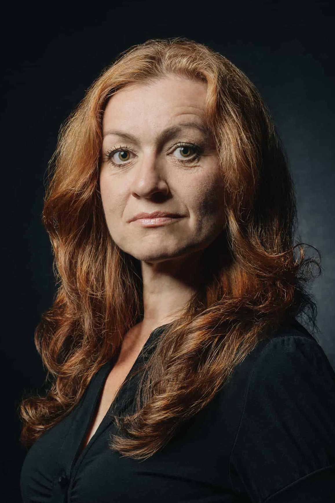 Dana Karolová as Libera, jeho žena in Čertice