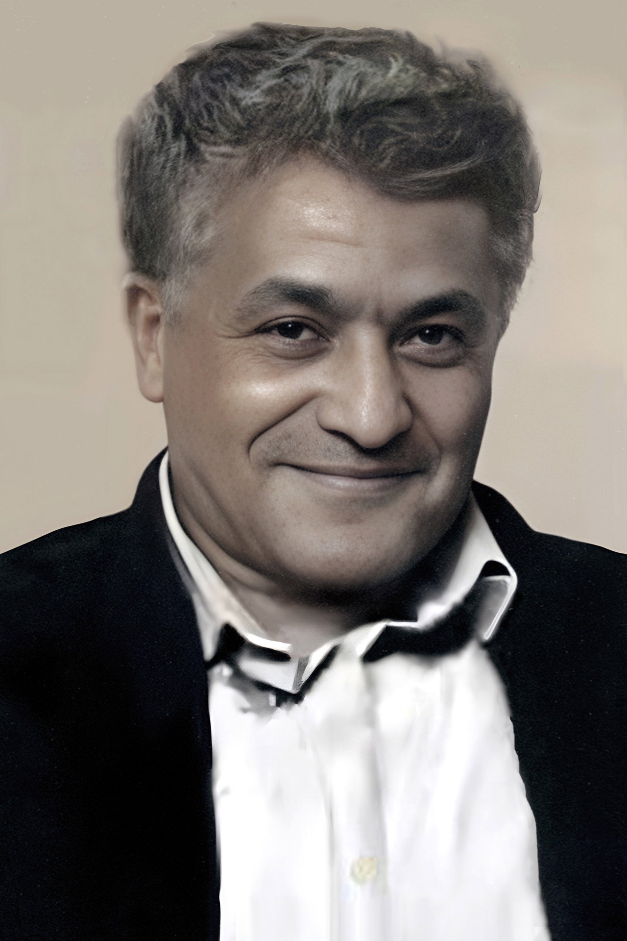Youcef Sahraoui as Self in Télé Ciné Club
