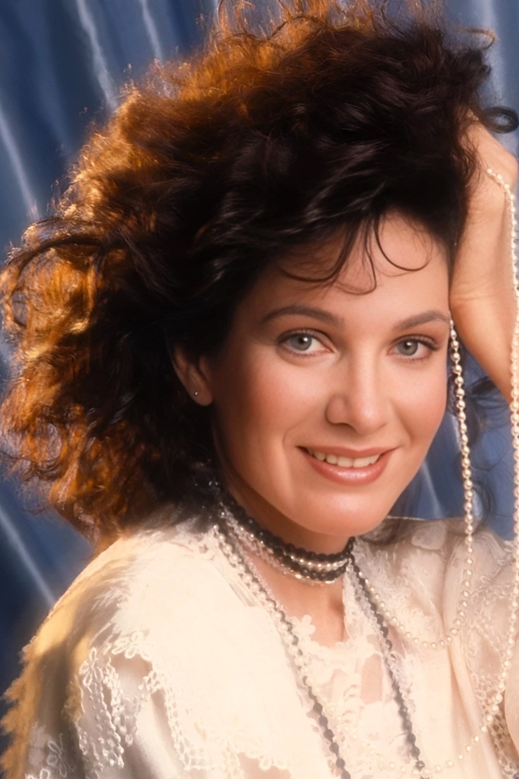 Remy O'Neill as Annette Carlyle in Behind Your Eyes
