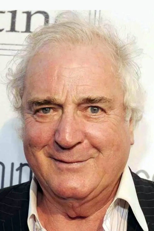 Clement von Franckenstein as Bryan Weintraub in Starf*cker