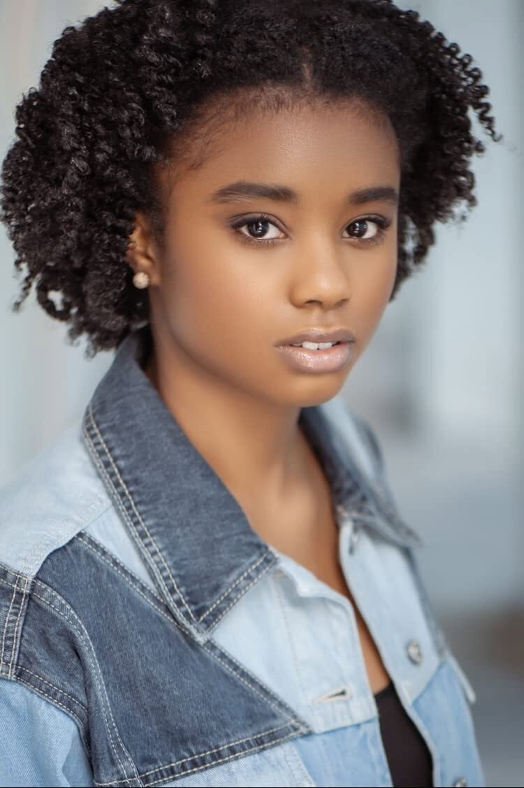 N'dia Lamar as Stacy in Killer Cover Up