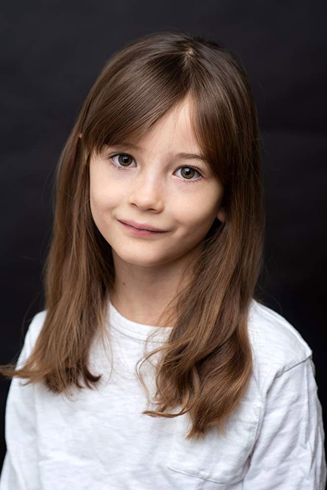 Indica Watson as Harper in Who Is Erin Carter?