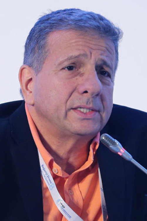 Ahmet San as Jury in Türkstar