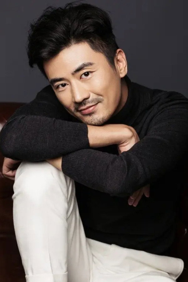 李易泽 as Duan Hongsheng in Internship Detective