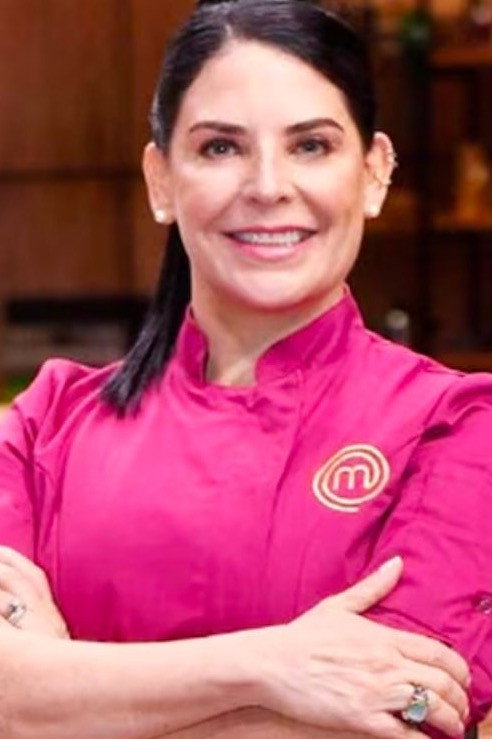 Zahie Téllez as Self in MasterChef Celebrity México