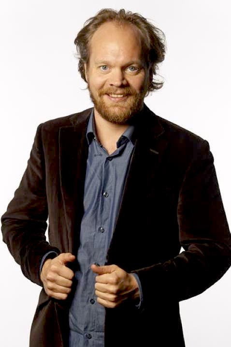 Jon Niklas Rønning as Host in Ole Paus – 70 Years