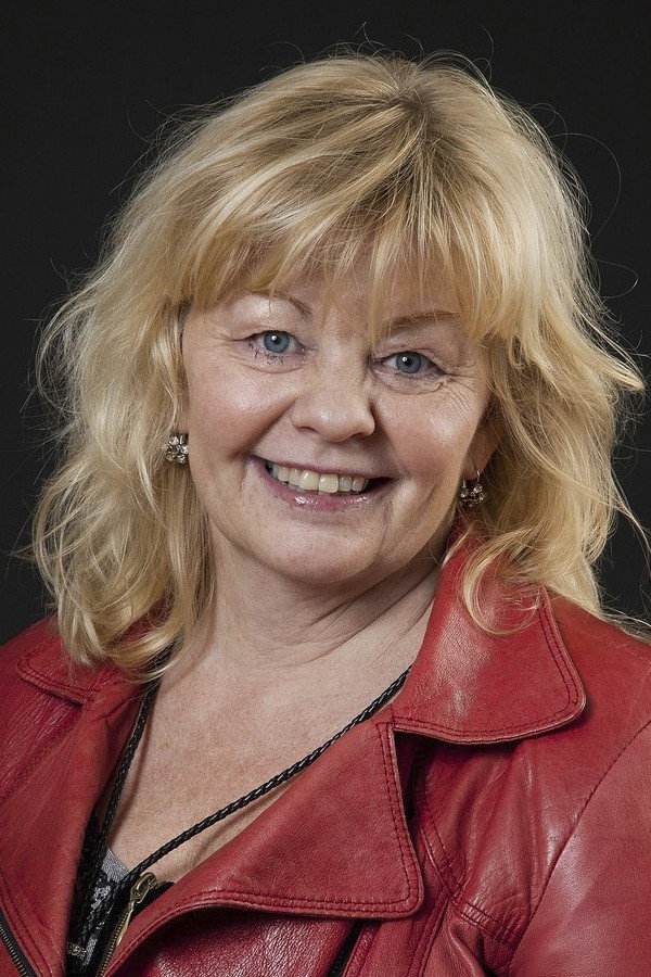 Inger Nilsson as Ewa in Der Kommissar und das Meer