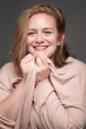 Esperanza Guardado as Fani in I've Gone Viral