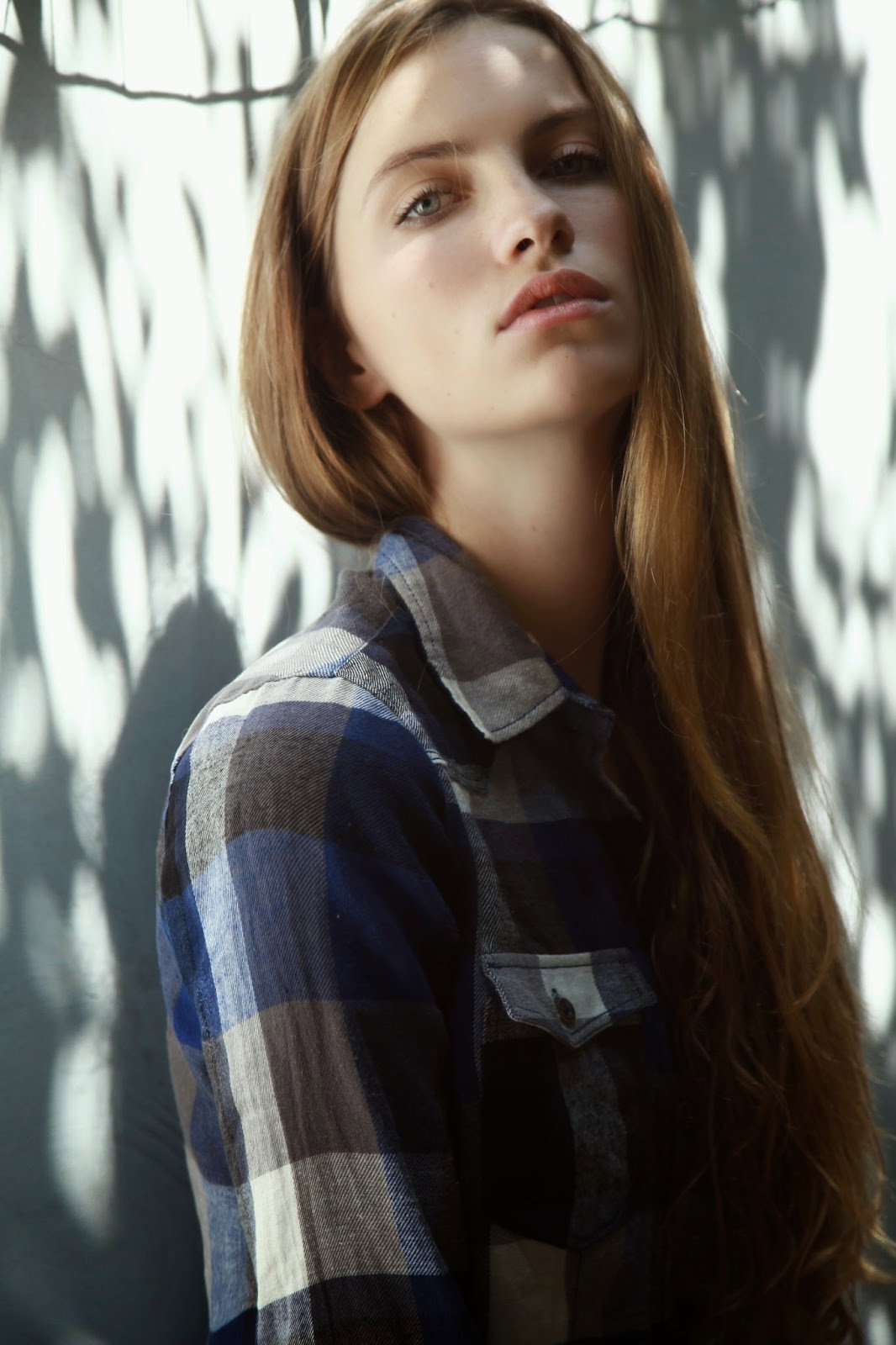 Anastasia Fein as Noa in Traitor