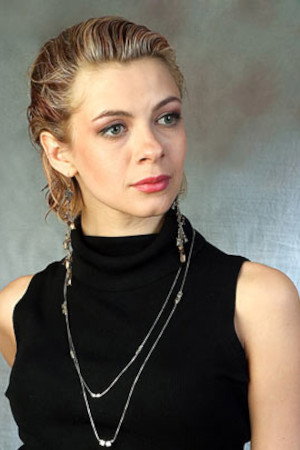 Nataliya Seliverstova as Nina in The Cow