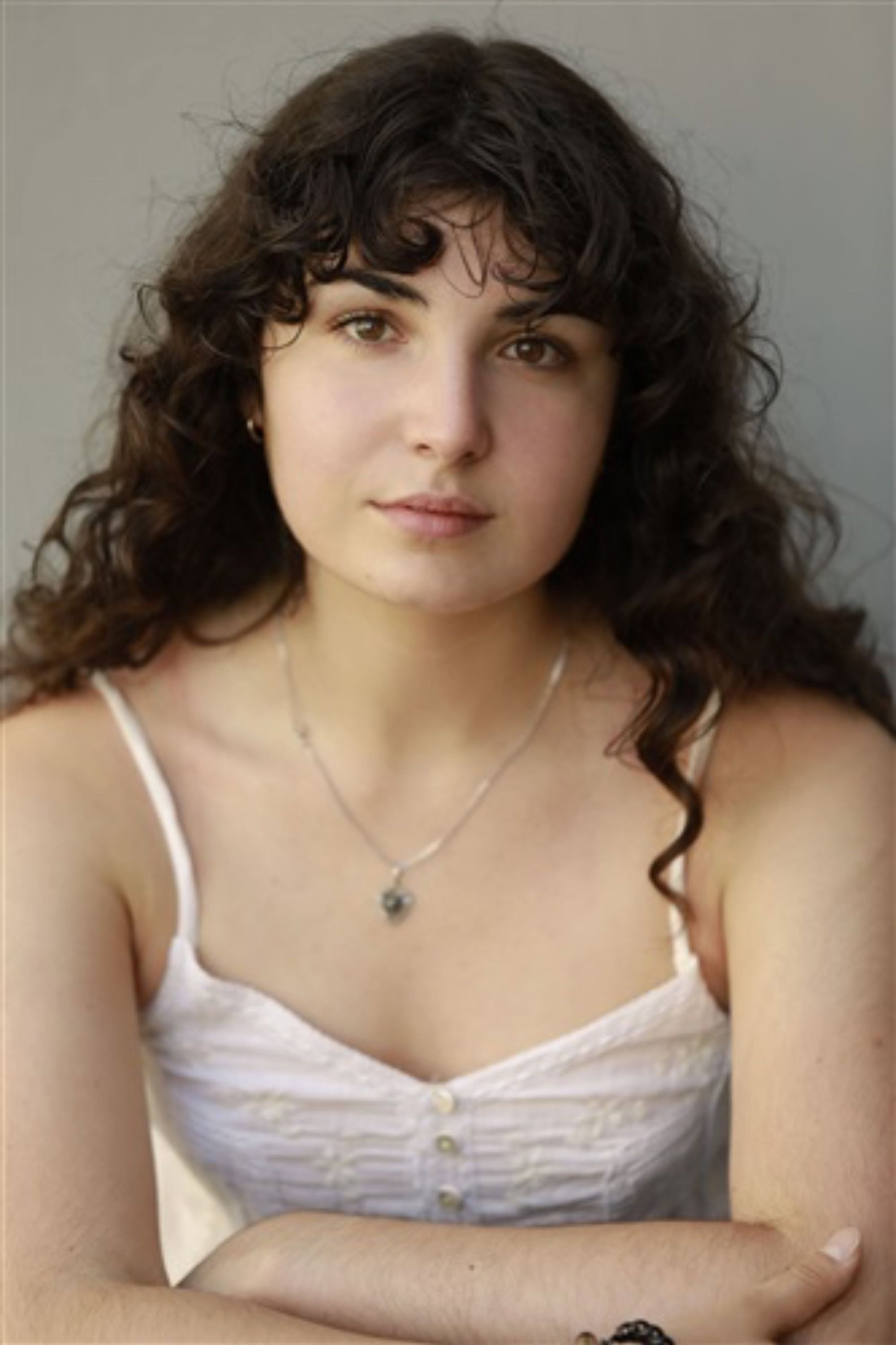 Justine Grave as Hope in Au Fil des Mots