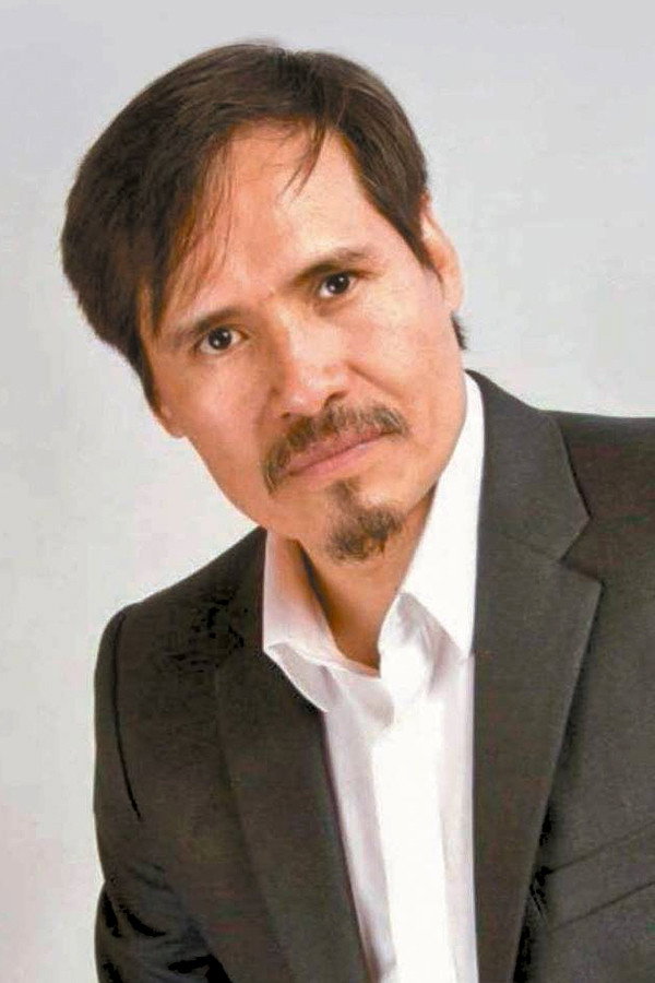 Leonardo Alonso as Hector in Finlandia