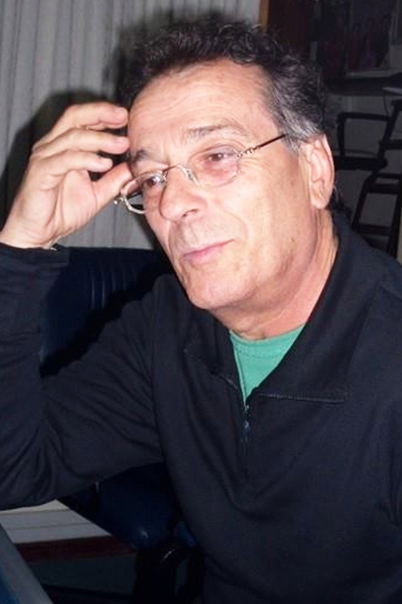 Gerardo Baamonde as Camarero in Clams and Mussels