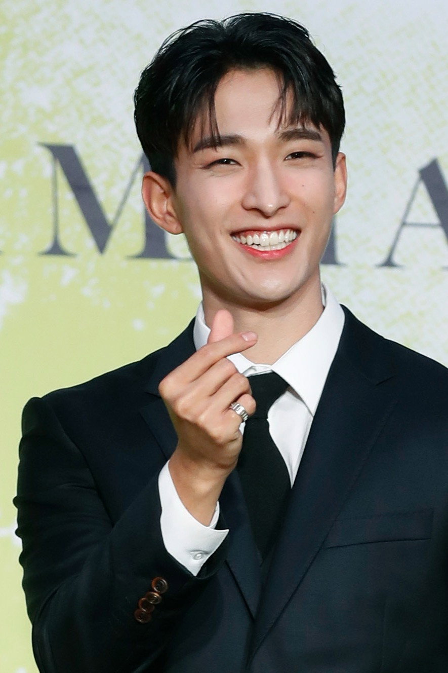도겸 as Self in NANA bnb with SEVENTEEN