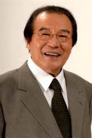 愛川欽也 as Reporter Yadokari (voice) in Space Ace