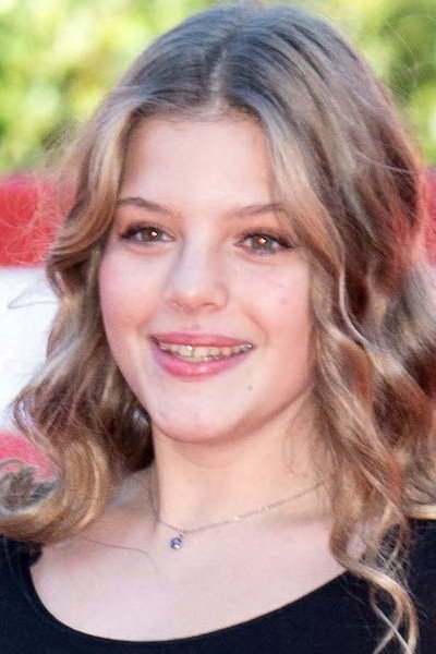 Bonnie Duvauchelle as Justine in A Violent World