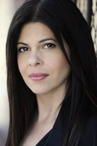 Samantha Carpel as Janine in Baggage