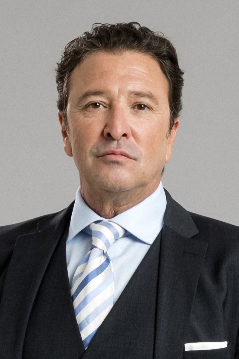 Fernando Luís as Duarte Valadas in Codename: Sintra